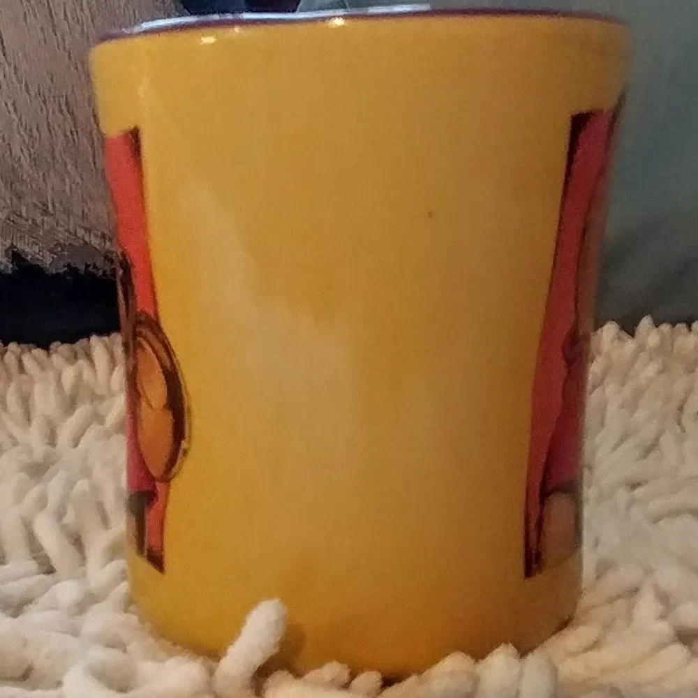 Disney Winnie the Pooh Ceramic Mug – Yellow & Red Classic Pooh Design